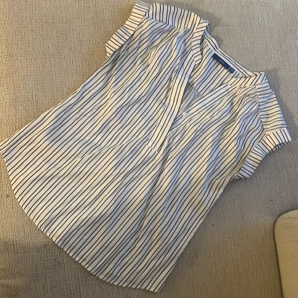 Apt 9 striped blouse perfect for work - Picture 1 of 5